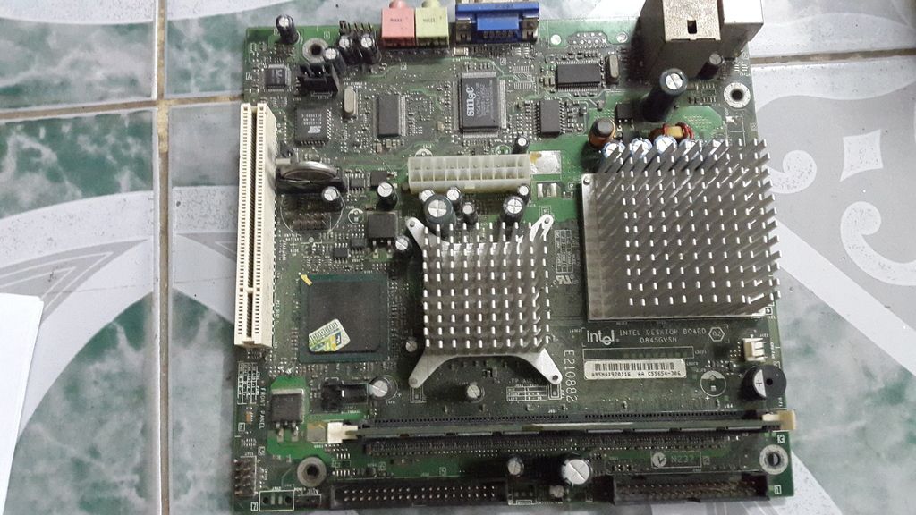 Linh tinh phụ kiện vi tính + tặng vài món